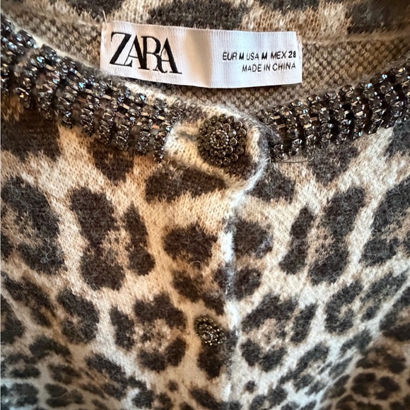 Zara Jacqaurd knit animal print with jeweled neckline and buttons - NWOT - Picture 5 of 5